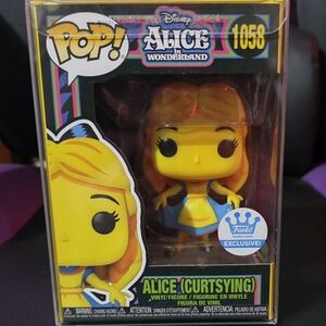 Funko Pop! Alice (Curtsying) Vinyl Figure